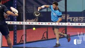 Tirare al corpo dell’avversario, una situazione molto comune nel padel