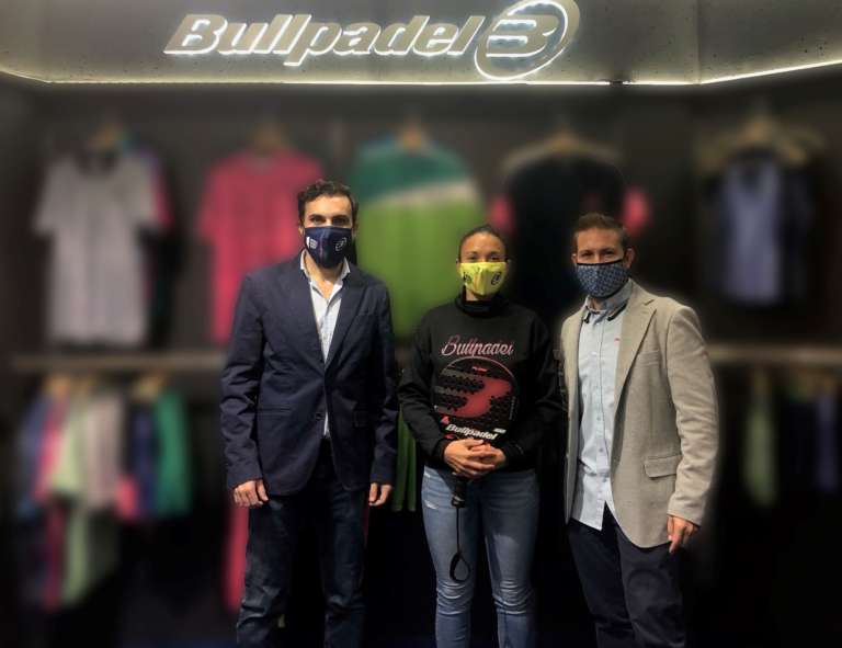 Virginia Riera rinnova con Bullpadel per il 2021