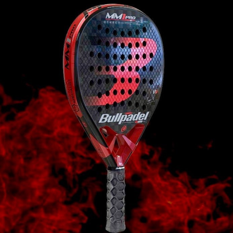 Manu Martin presenta MM1Pro, la racchetta creata con i consigli dei suoi follower che costerà 149 euro