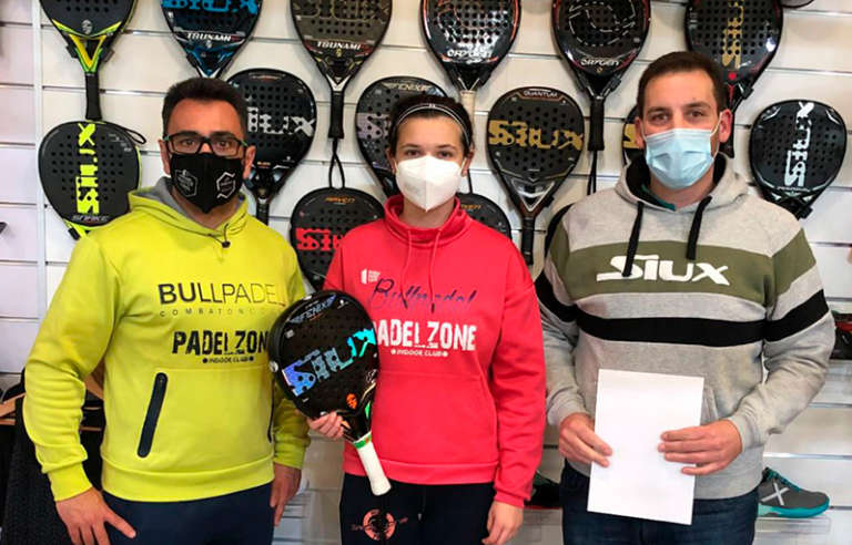 La giovane promessa Jimena Velasco rinnova con Siux Padel per due anni