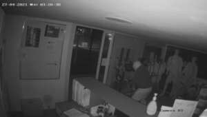 Siracusa: furto di racchette da padel in un centro sportivo. Il ladro ripreso dalle telecamere