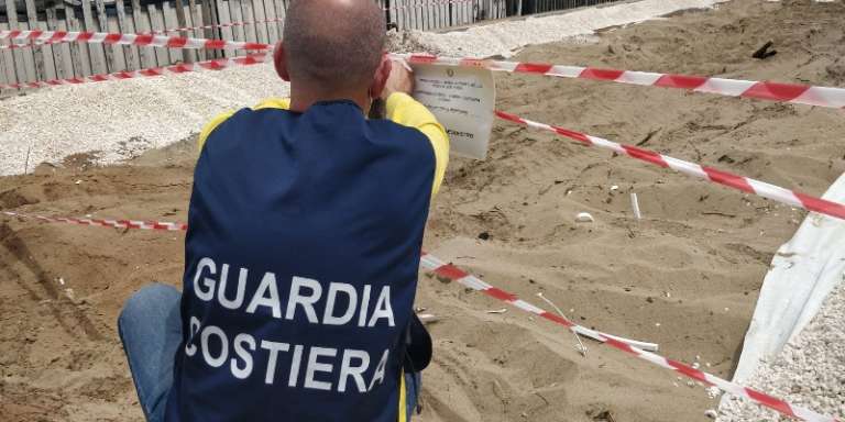 Campi di padel alla Plaia di Catania: la Capitaneria di Porto ne ferma la realizzazione perché non ci sono le necessarie autorizzazioni