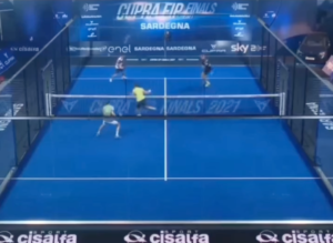 Zalo Rubio fa un punto pazzesco saltando oltre la rete (ma commette invasione)