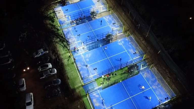 Drop Shot lancia la sua linea di campi da padel